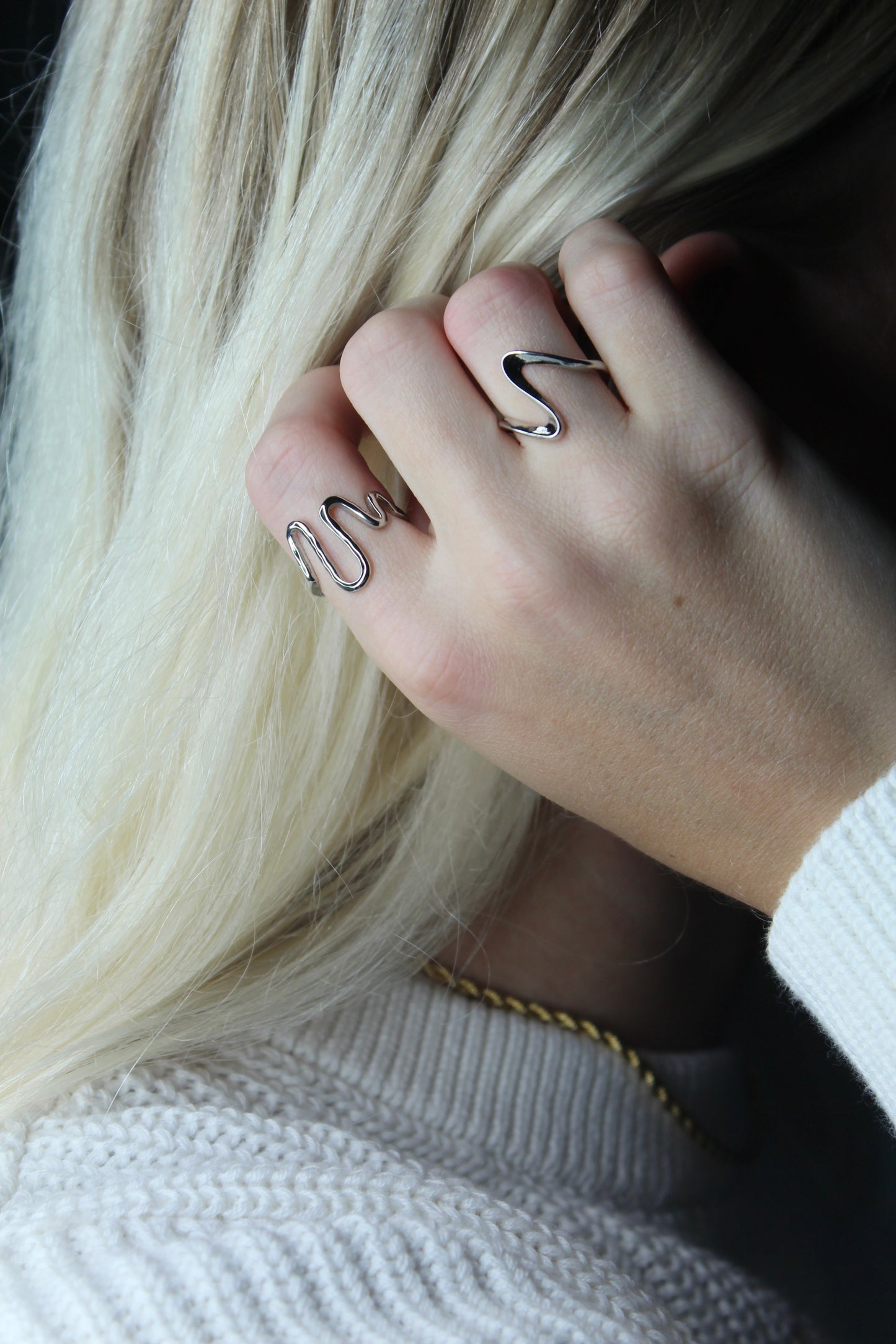 Wavey ring